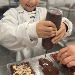 Atelier chocolat pour les enfants en Touraine à Saint cyr sur Loire