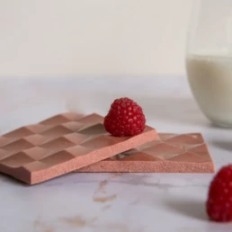 Tablette de chocolat blanc bien-être sans sucres à la framboise avec le Chef Thierry Marx